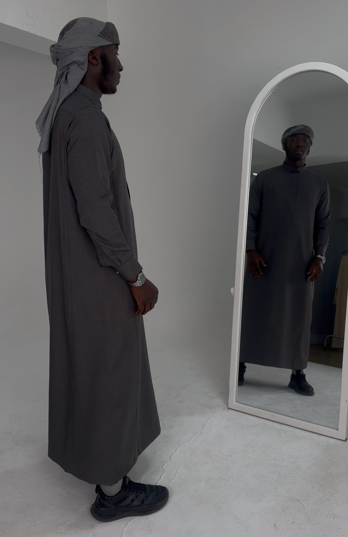 Tailored Thobe Dark Grey