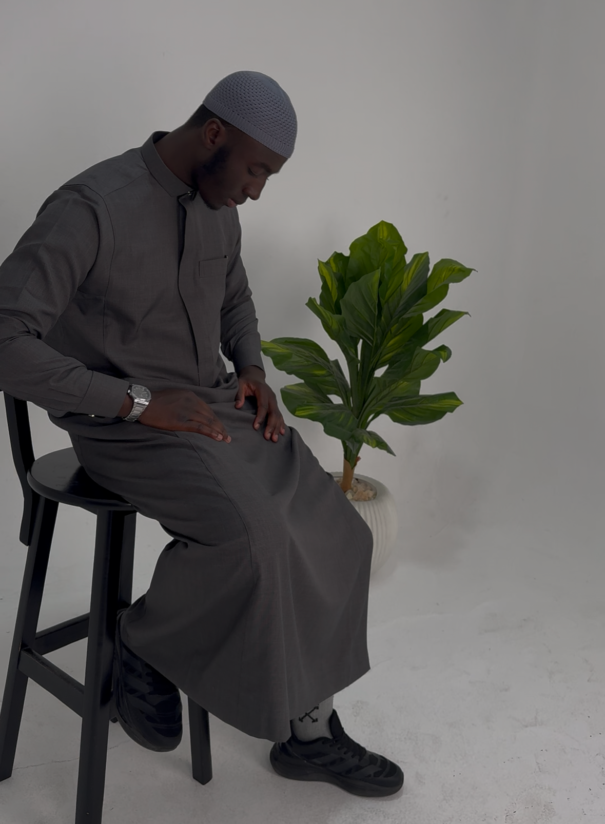 Tailored Thobe Dark Grey
