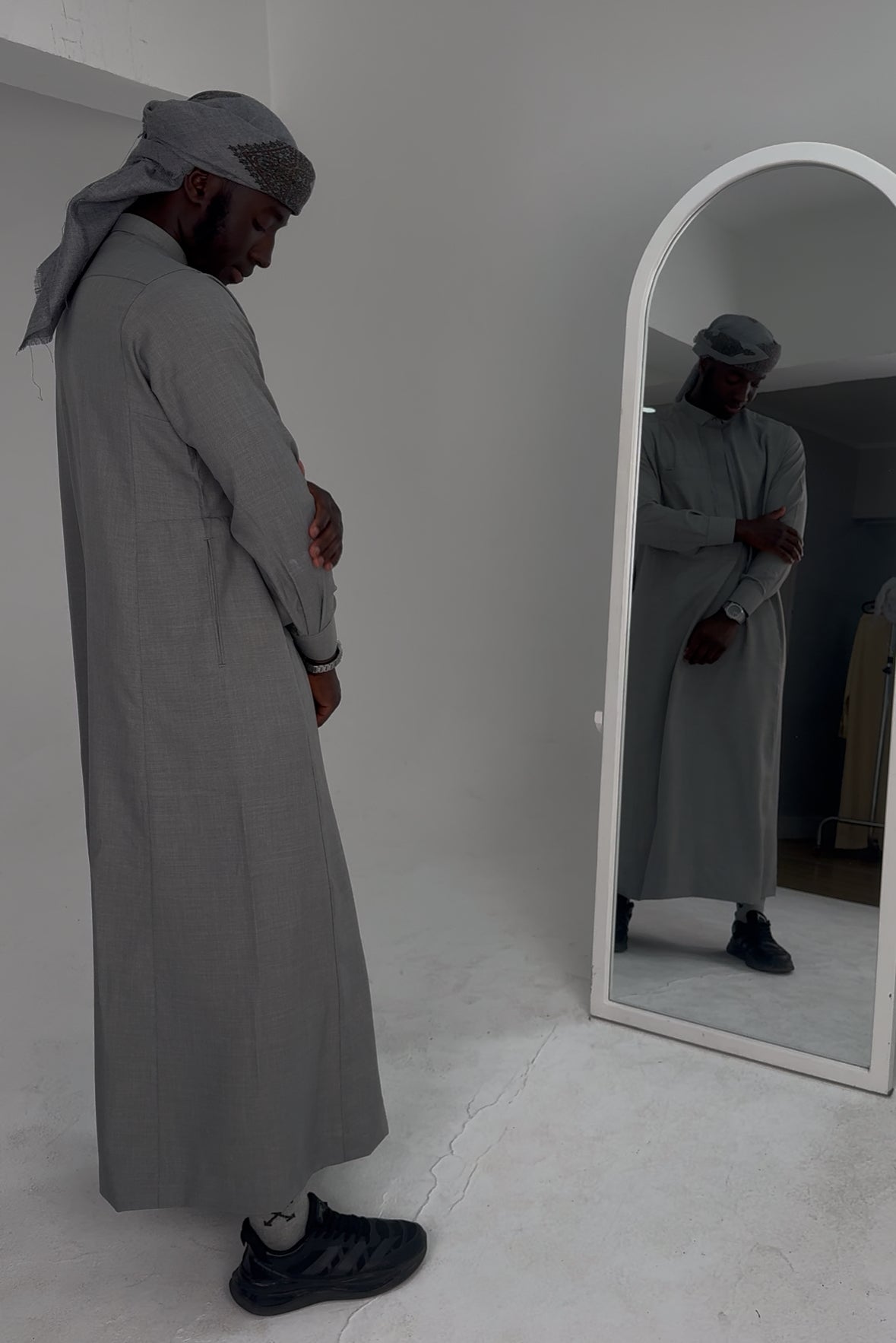 Tailored Thobe Grey