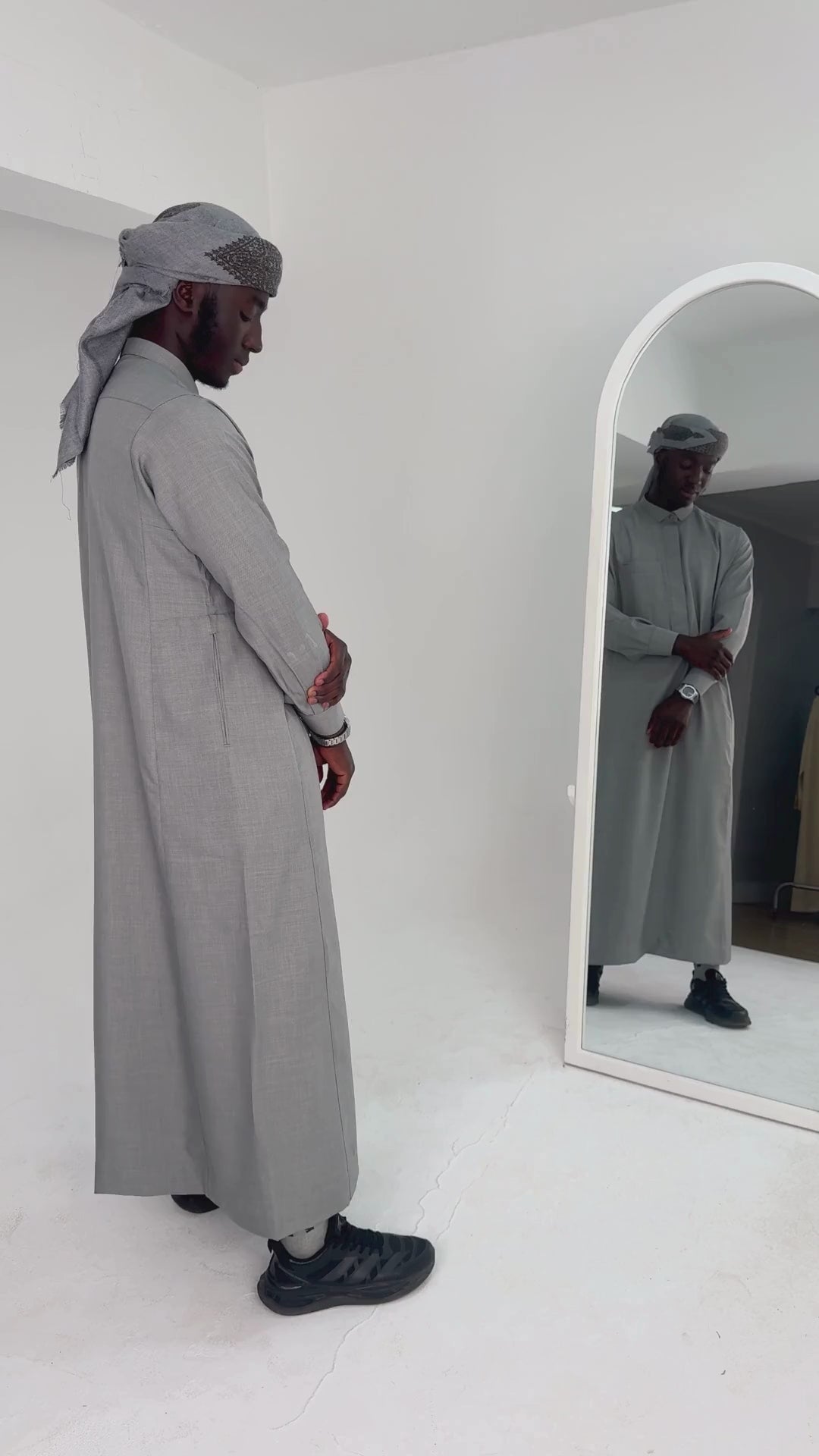Tailored Thobe Grey